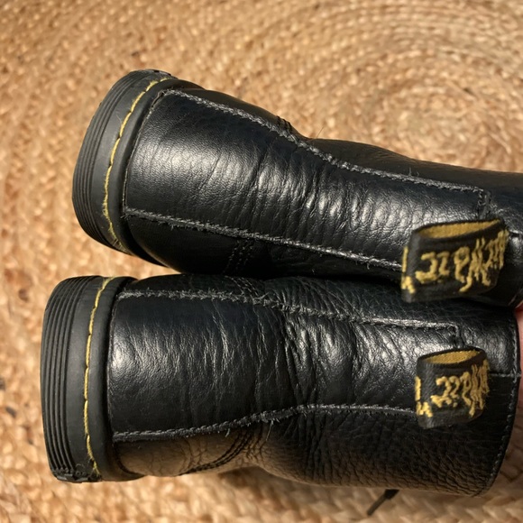[SOLD] Dr. Martens Leyton black ankle high leather boot - Picture 5 of 8